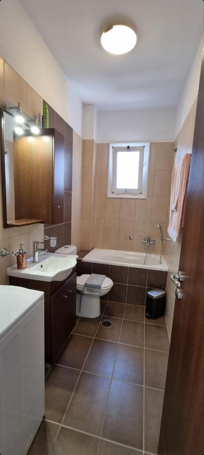 Bright & Modern Apt With View Iraklion Buitenkant foto