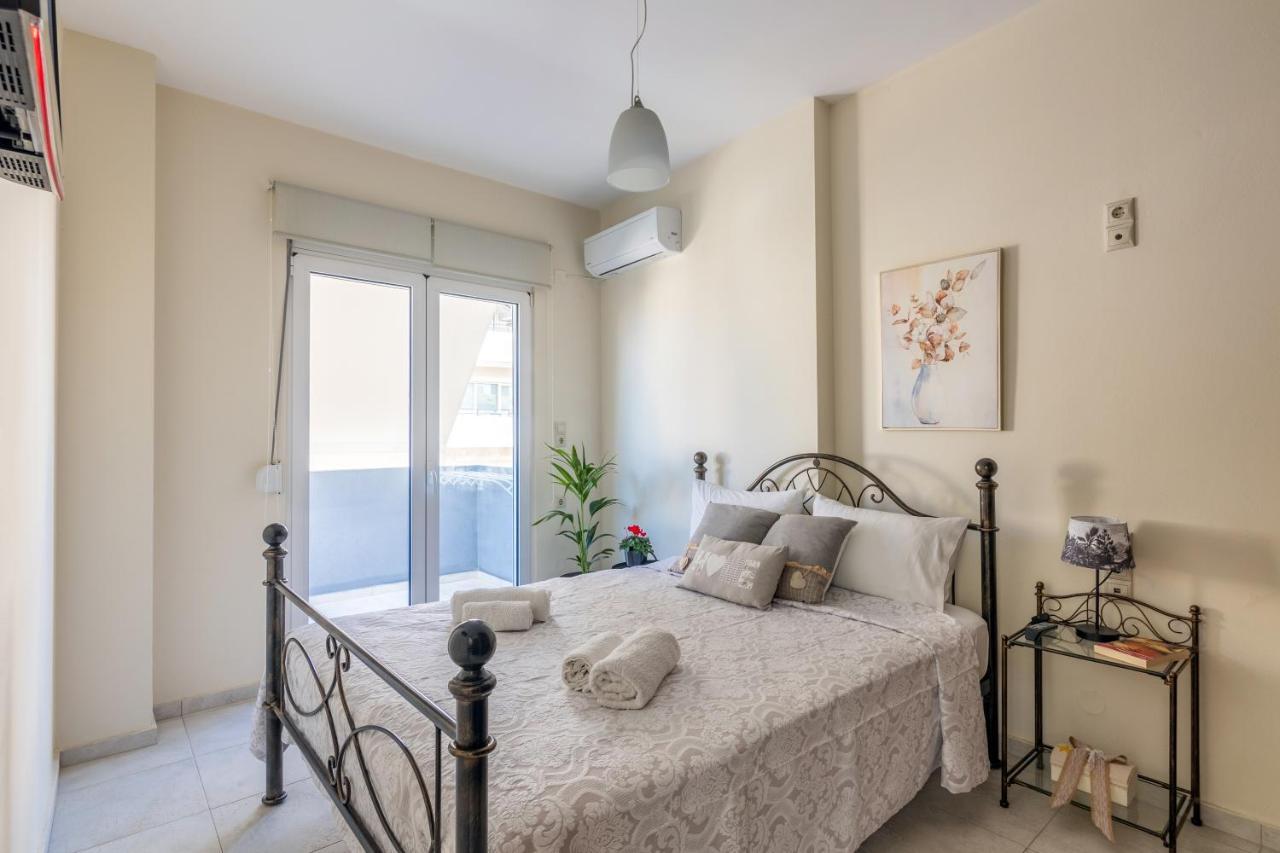 Bright & Modern Apt With View Iraklion Buitenkant foto