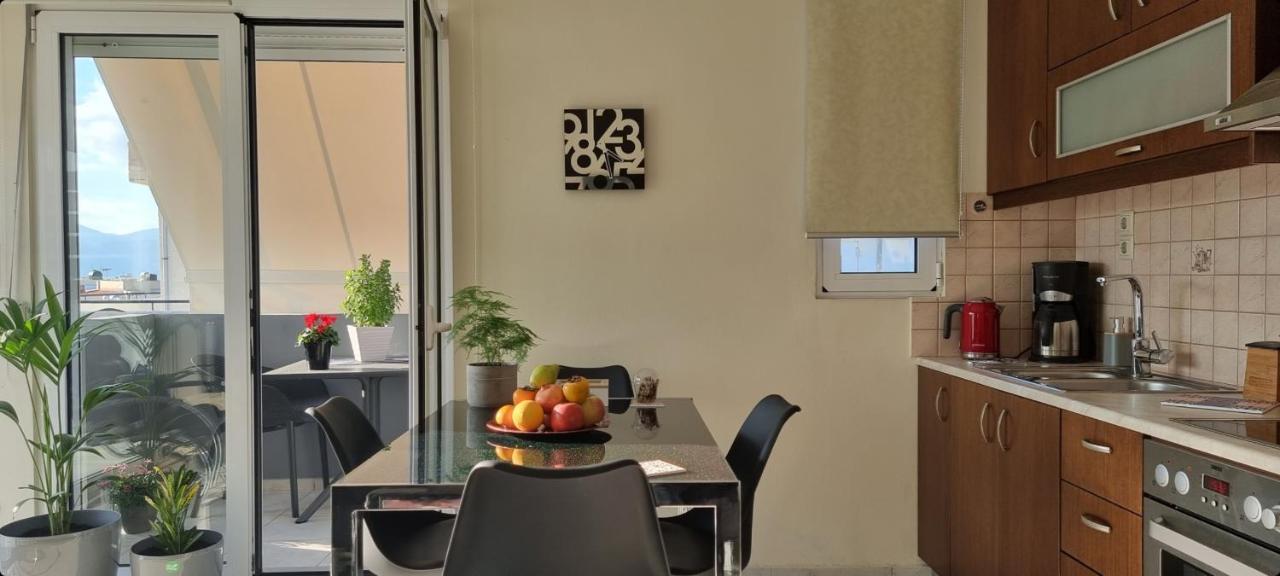 Bright & Modern Apt With View Iraklion Buitenkant foto